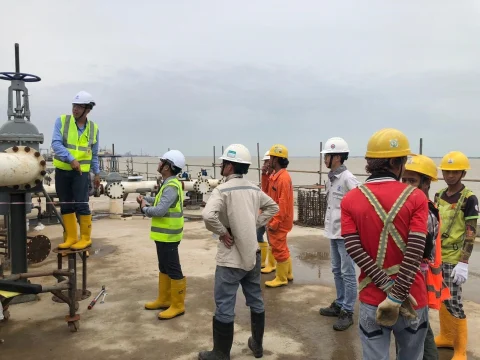 Đội ngũ tại công trường kho xăng dầu Denko Thilawa