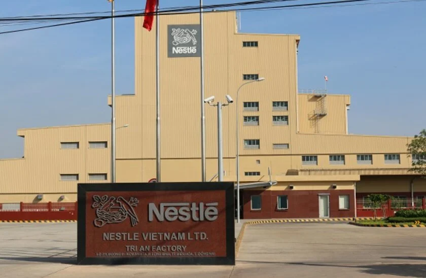 Cổng nhà máy Nestlé Trị An